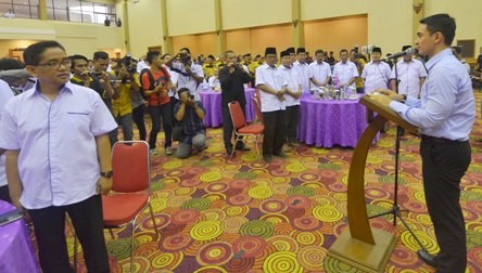 Zumi Zola saat melantik tim pemenangan beberapa waktu lalu